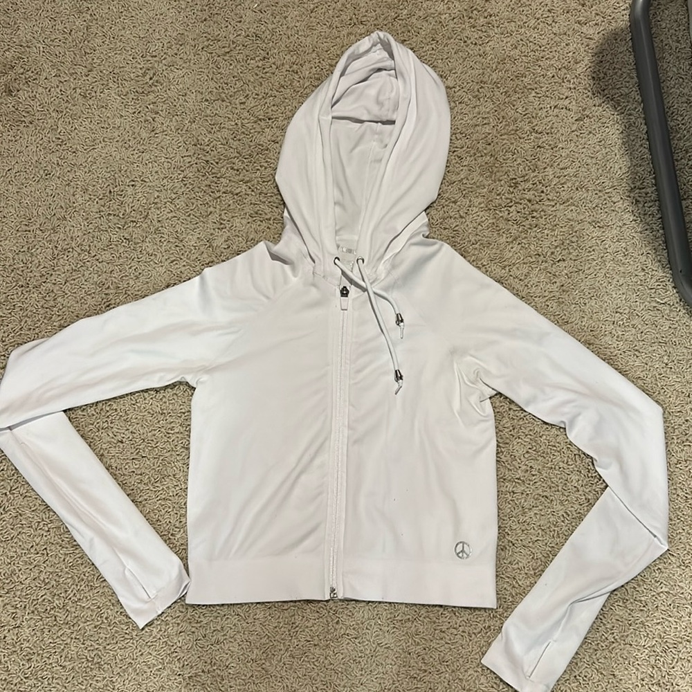 Cropped white hoodie jacket. Tight fitting. Got it from Ross.